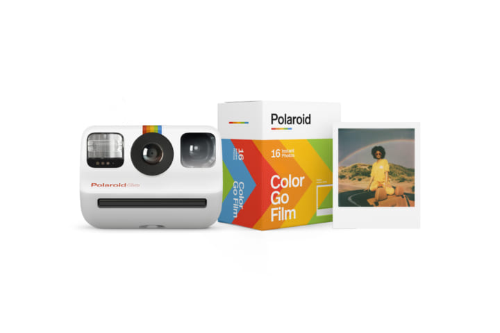 世界最小のアナログインスタントカメラ 「Polaroid Go」が日本に登場