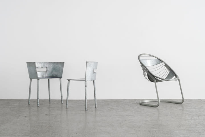 川久保玲がデザインを手がけた 3脚の椅子がデザインギャラリー LICHTに並ぶ