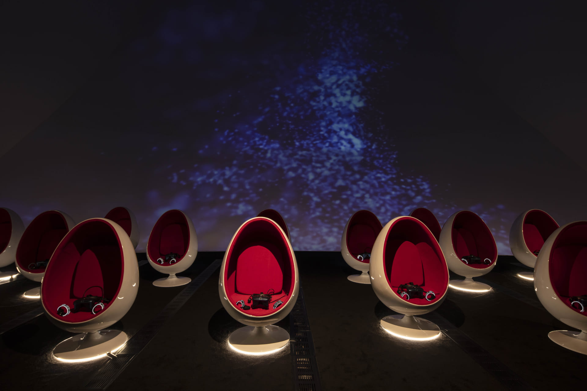 シンガポールの美術館ArtScience Museumに 常設のカプセル型VR