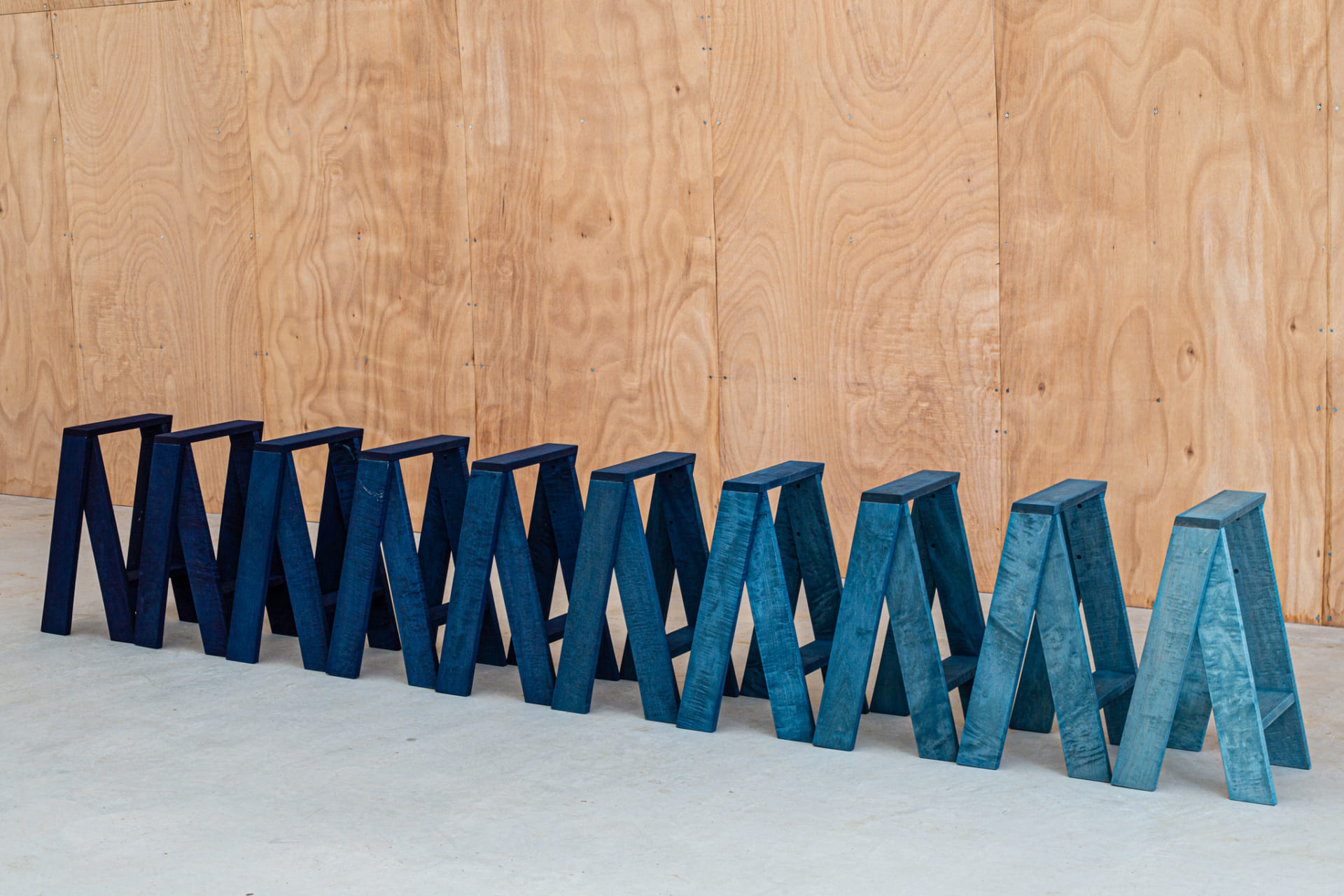 石巻工房 by Karimokuのスツールを 藍染めした「AA STOOL DYED