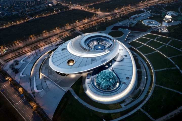 米Ennead Architectsが設計した 天体の運動を表現した「上海天文館」