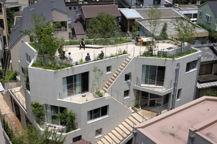建築家のSUEP.×猪熊 純 トークイベントを新宿OZONEで開催