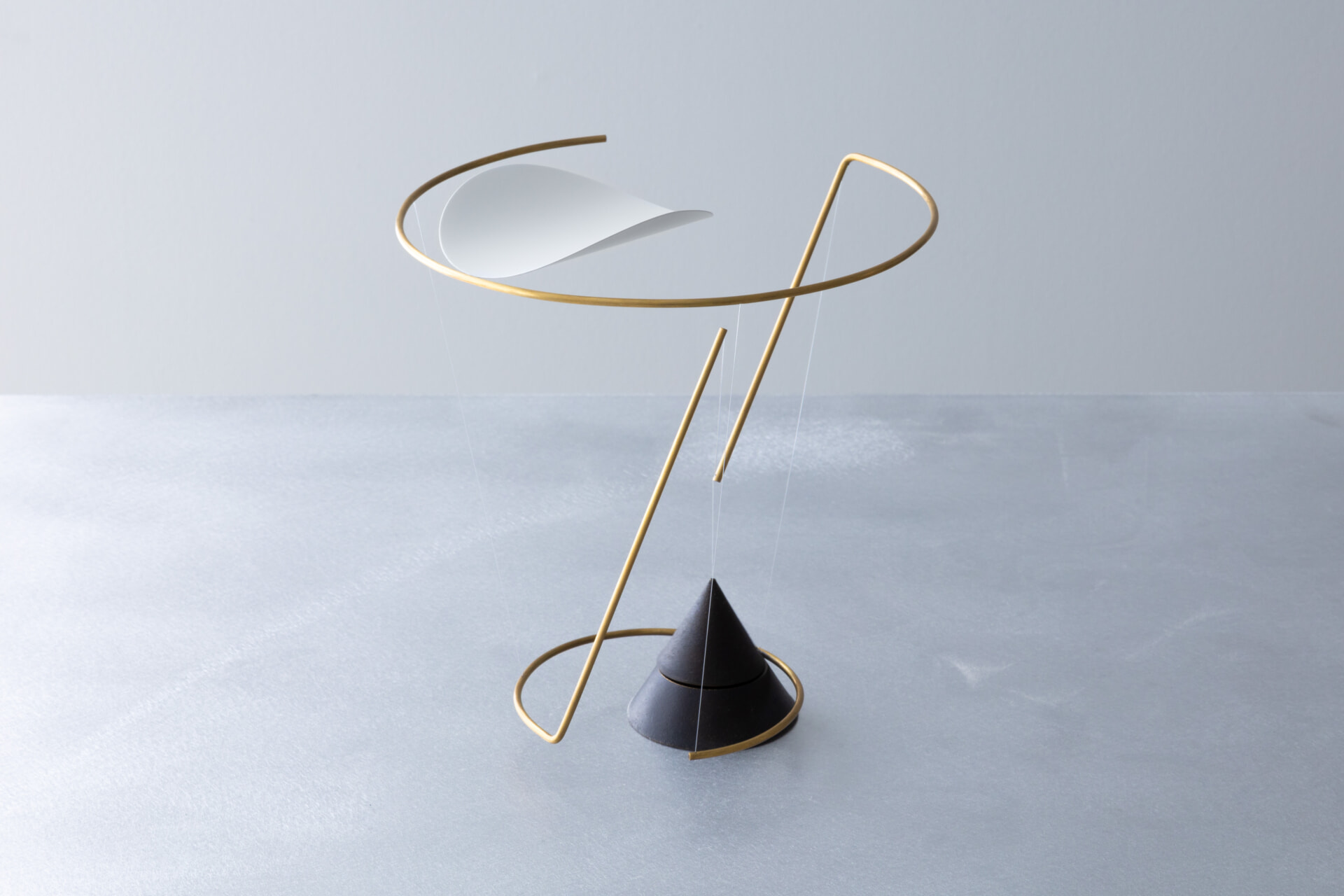 小泉創がデザインした風鈴「SEVEN」 テンセグリティ構造で「安定と不安