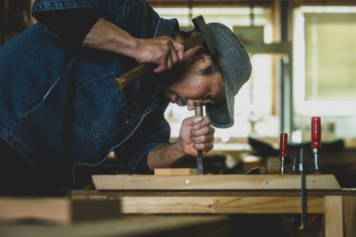 飛騨の木工職人の技術や伝統を紹介する 展覧会が英ロンドンで開催