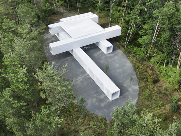 土木工法とプロダクトデザインを融合した nendoの新作建築「土管のゲストハウス」
