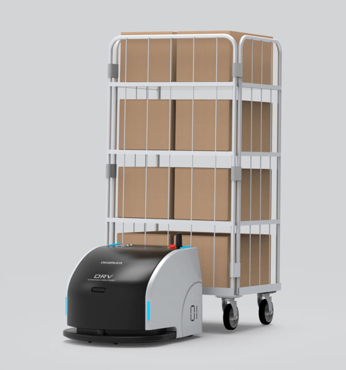 物流施設でカゴ車を自動認識して搬送する オカムラの自律移動ロボット「ORV」