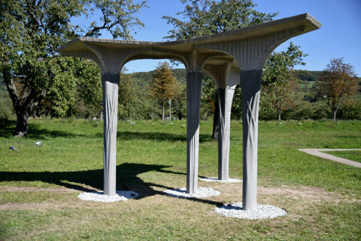 3Dプリントによる厚さ数ミリの型枠を用いた コンクリート構造物「Eggshell Pavilion」