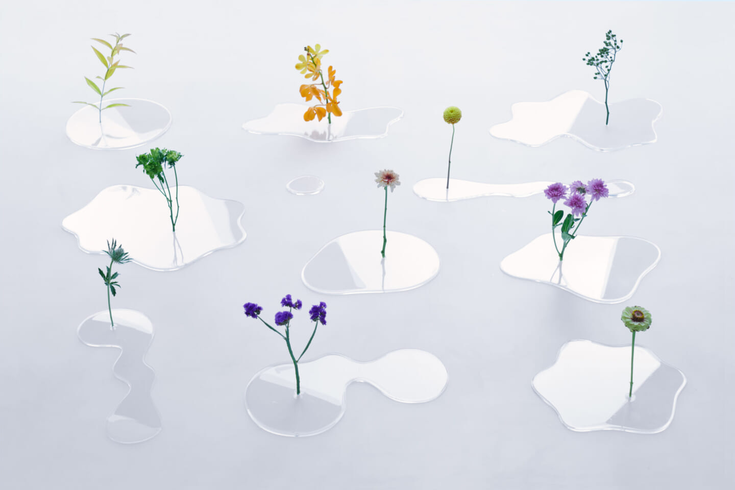 デザインスタジオ YOY 新作の花器コレクション「PUDDLE」を展示 | Webマガジン「AXIS」 | デザインのWebメディア
