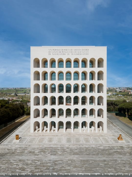 「アルナルド・ポモドーロ展：文明の大いなる舞台」 ローマのイタリア文明宮で開催