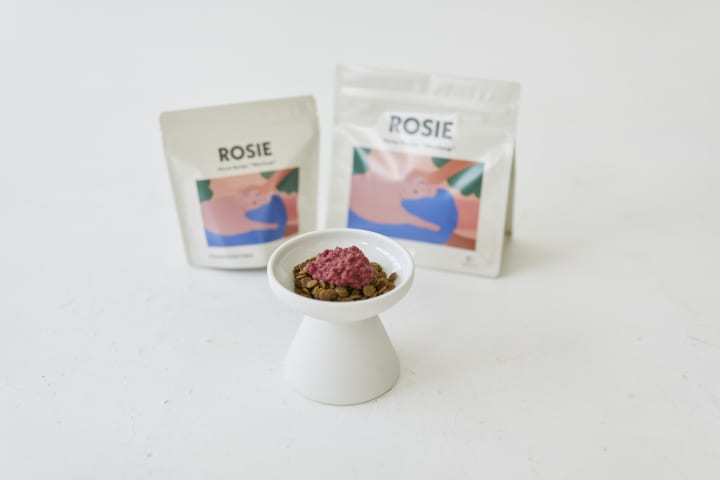 犬用の食べるスープ「WanSoup」から 馬肉を使った「ROSIE-ホースレシピ」が登場