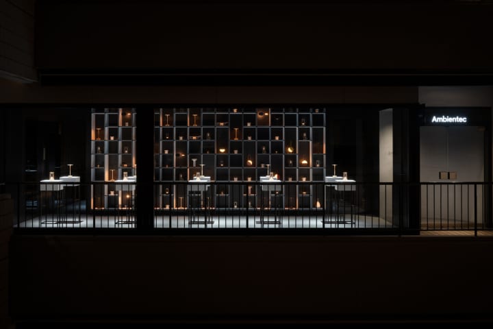 「Ambientec」都内初の直営ギャラリーをオープン、新作展も開催 インテリアデザインは建築家・鬼木孝一郎が担当