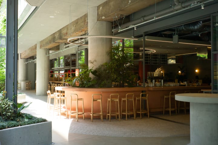東京・玉川高島屋にフードコート「P.」誕生 グラフィックは安田昂弘、空間は元木大輔が担当