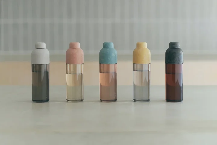 日常に”ささやかな彩り”を添える 竹内茂一郎がデザインした「WATER BOTTLE」