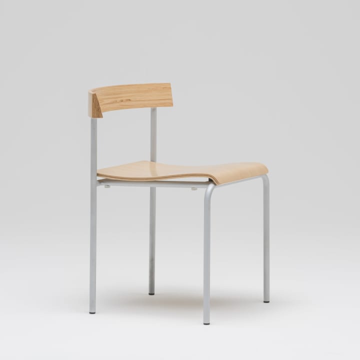 植木莞爾デザインの名作椅子が復刻 「KANJI CHAIR」として新たに販売を開始