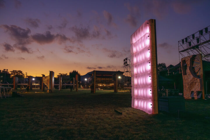 MADがソウル建築ビエンナーレに出展　光とミストで呼吸を表現するインスタレーション「Breathing Cells」