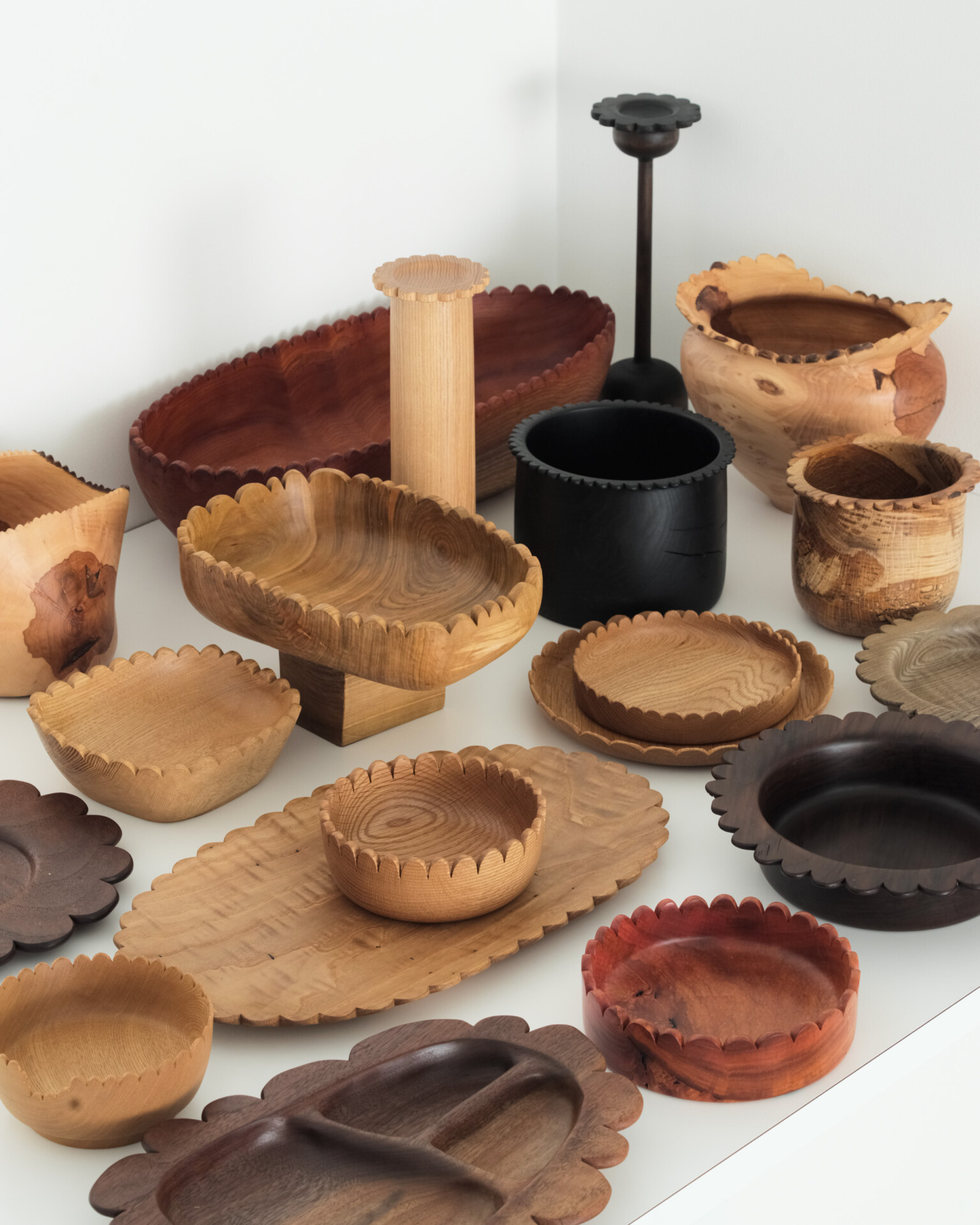 温もりが刻まれた木の器 高橋主馬「Growing Curves」開催中 | AXIS Web
