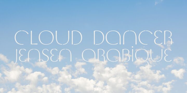 Monotype×Pantoneカラー・オブ・ザ・イヤー2026　書体「Jensen Arabique」がCloud Dancerの静けさを表現