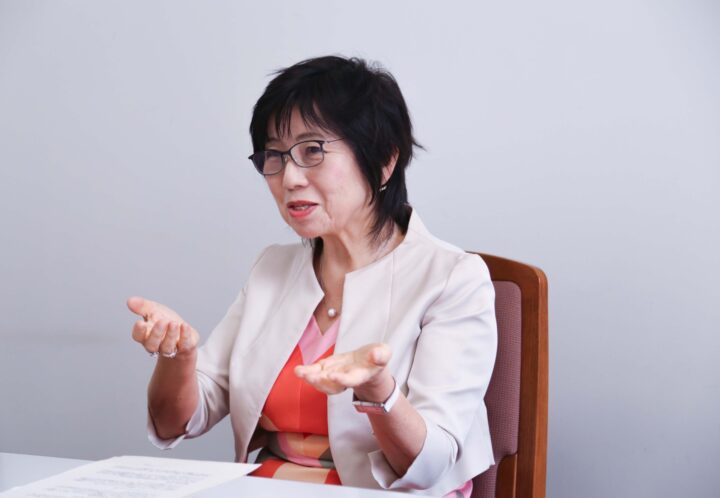 キュレーター　長谷川祐子さん  深く時代と社会にコミットし、批評的な関係を結ぶために